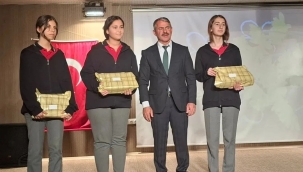 Yunak'ta Öğretmenler Günü Yarışma Sonuçları Belli Oldu 