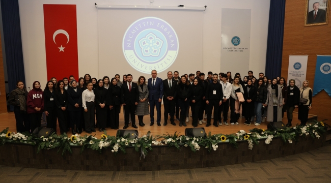 BAŞKAN BIÇAKÇI NEÜ ÖĞRENCİLERİ İLE BULUŞTU 