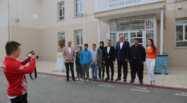 BAŞKAN ERKOYUNCU, ÖZEL EĞİTİM ÖĞRENCİLERİYLE BULUŞTU 