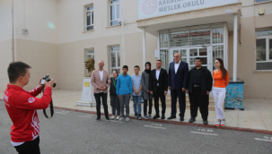 BAŞKAN ERKOYUNCU, ÖZEL EĞİTİM ÖĞRENCİLERİYLE BULUŞTU 