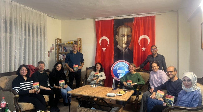 Eğitim-İş Sendikası Okuma Atölyesinde Bu Ay Ayşe Kulin'in "Aylardan Kasım, Günlerden Perşembe" Kitabı Değerlendirildi 