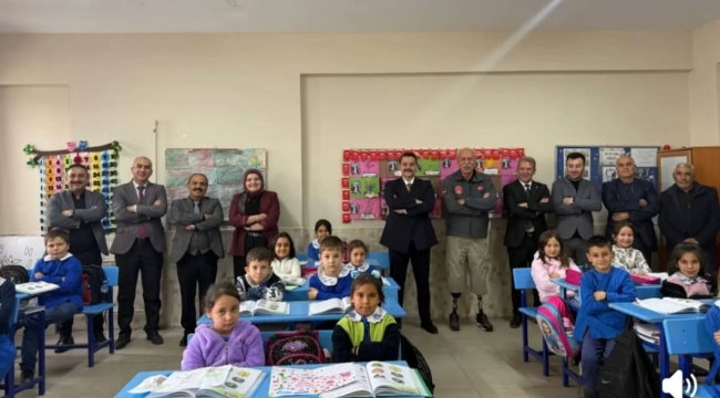 Gazi Ömer Kula Yunak'ta Öğretmenler Odasının Onur Konuğu Oldu 