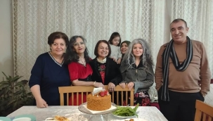 HÜRRİYET ÖĞRETMEN YENİ YAŞINI KUTLADI 