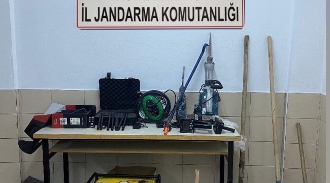 Konya'da Jandarmadan kaçak kazı yapanlara operasyon: 8 gözaltı 