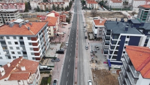 KÜÇÜKKUMKÖPRÜ CADDESİ'NDE SICAK ASFALT ÇALIŞMASI TAMAMLANDI 