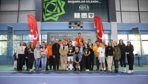 MERAM'DA AİLELER TENİS KORTUNDA BULUŞTU 