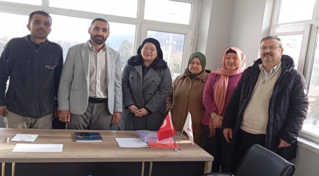 BATI CEPHESİ KADINLARI DERNEĞİ'NDEN YENİDEN REFAH PARTİSİ'NE GEÇMİŞ OLSUN ZİYARETİ 