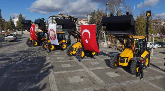 BELEDİYE ENVANTERİNE 4 ADET İŞ MAKİNASI KAZANDIRILDI 