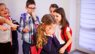 DR. YÜZBAŞIOĞLU; "AKRAN ZORBALIĞININ GÖRÜNMEYEN YÜZÜ EVDE ÖĞRENİLEN DAVRANIŞLARDIR" 