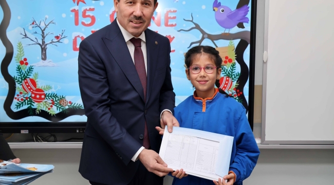 HASAN KILCA ÖĞRENCİLERİN KARNE HEYECANINA ORTAK OLDU 