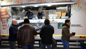 KARATAY BELEDİYESİ'NİN SICAK ÇORBA GELENEĞİ DEVAM EDİYOR 