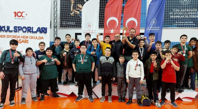 KARATAY BELEDİYESPOR GÜREŞ TAKIMI KAHRAMANMARAŞ'TAN İKİNCİLİKLE DÖNDÜ 