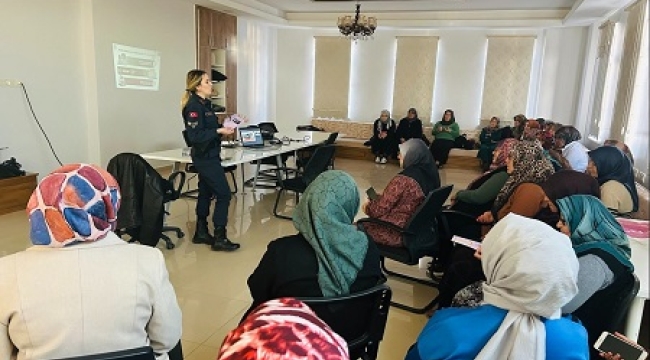 Konya'da "En İyi Narkotik Polisi Anne" projesi kapsamında eğitim düzenlendi 