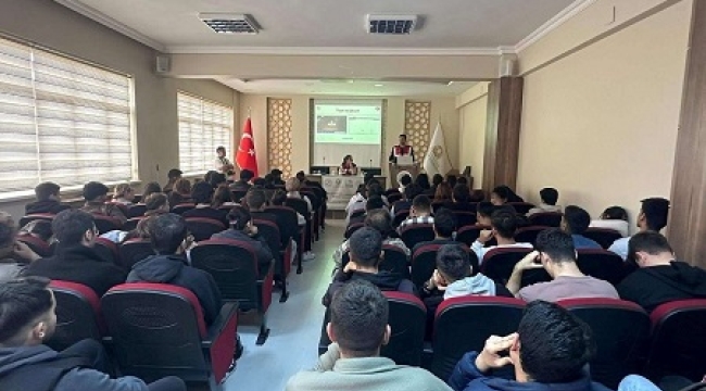Konya'da jandarma ekiplerinden siber farkındalık eğitimi 