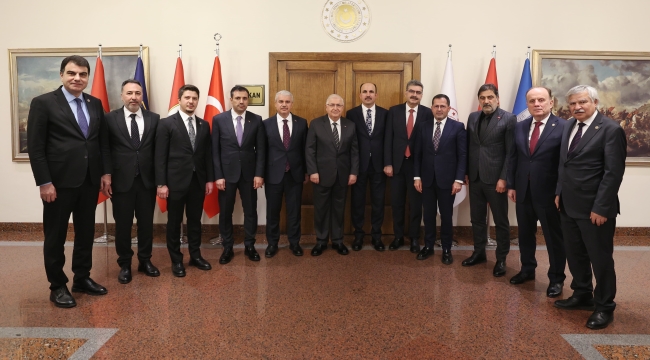 KONYA HEYETİNDEN MİLLİ SAVUNMA BAKANI YAŞAR GÜLER'E ZİYARET 