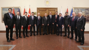 KONYA HEYETİNDEN MİLLİ SAVUNMA BAKANI YAŞAR GÜLER'E ZİYARET 