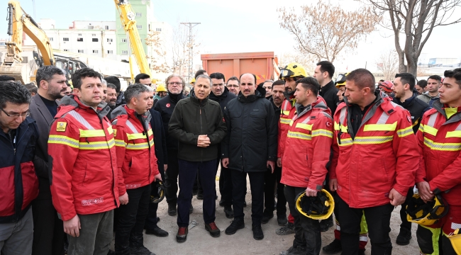 KONYA İTFAİYESİ 2025'TE 15 BİN 497 OLAYA MÜDAHALE ETTİ 