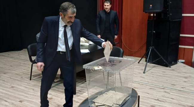 Saraçlar Esnaf Odası'nda Adnan Çaylı Güven Tazeledi 