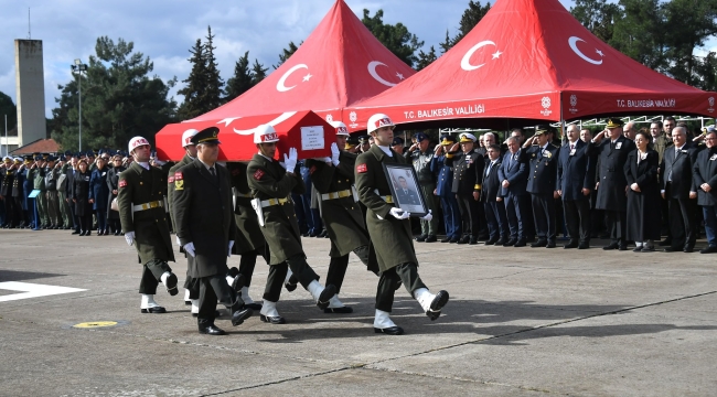 Balıkesir'de Hüzünlü Veda: Konya'lı Şehit Pilot Binbaşı İbrahim Bolat Dualarla Uğurlandı 