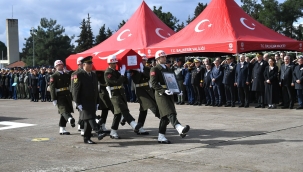 Balıkesir'de Hüzünlü Veda: Konya'lı Şehit Pilot Binbaşı İbrahim Bolat Dualarla Uğurlandı 