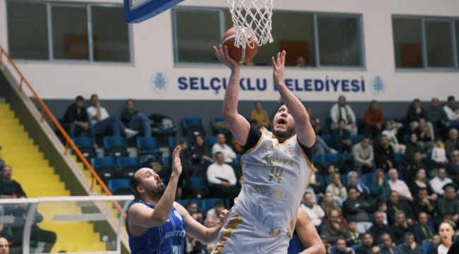 BÜYÜKŞEHİR TARAFTARI ÖNÜNDE GÜLDÜ 