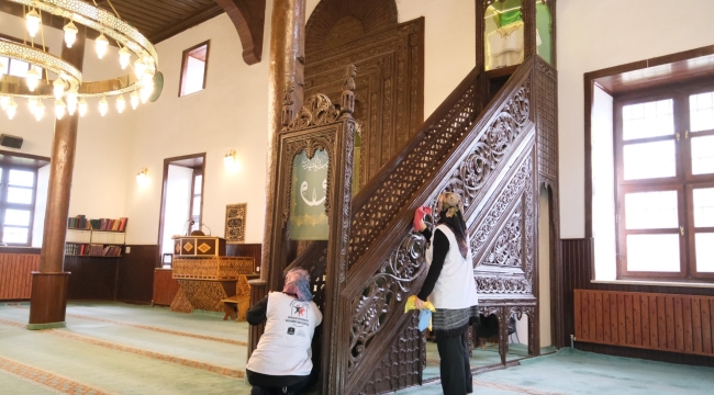 CAMİLERDE RAMAZAN TEMİZLİĞİ 