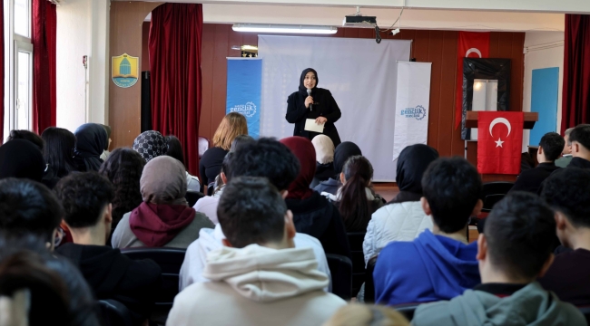 KARATAYLI ÖĞRENCİLER KARİYER GÜNLERİNDE GELECEKLERİNİ KEŞFEDİYOR 