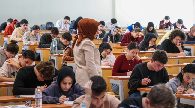 KTO KARATAY'DA ÜNİVERSİTE ADAYLARI İÇİN TYT PROVASI YAPILDI 