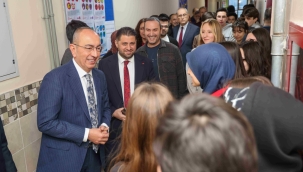 BAŞKAN KAVUŞ RAMAZAN GELENEĞİNİ BOZMADI;MERAM FEN LİSESİ ÖĞRENCİLERİYLE İFTAR SOFRASINDA BULUŞTU 