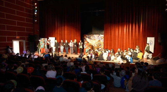 Nasreddin Hoca Vakfı Tarafından Düzenlenen Tiyatro Etkinliğine Yoğun İlgi 