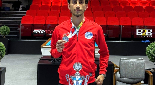 NEÜ'lü Seyyid Türkcan Yıldırım ÜNİLİG Bilardo Türkiye Şampiyonası'nda İkincilik Elde Etti 