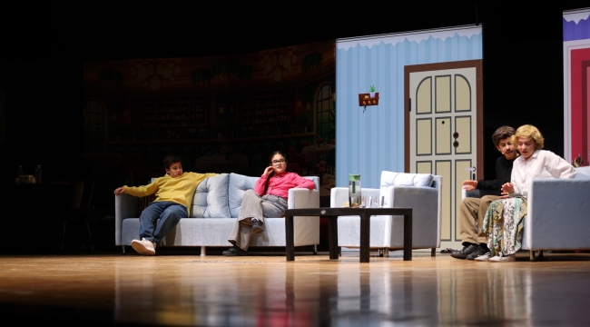 SELÇUKLU BELEDİYESİ SANAT AKADEMİSİ ÇOCUK TİYATRO TOPLULUĞU'NDAN EĞLENCE DOLU TİYATRO GÖSTERİSİ 