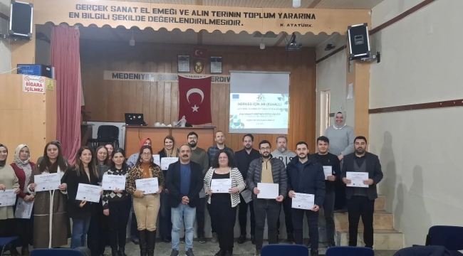 YUNAK'TA AB PROJELERİ İÇİN EĞİTİM 