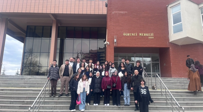 YUNAKLI LİSE ÖĞRENCİLERİ ESKİŞEHİR'İ GEZDİ 