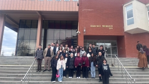 YUNAKLI LİSE ÖĞRENCİLERİ ESKİŞEHİR'İ GEZDİ 