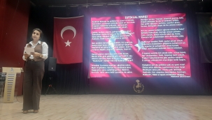 AKŞEHİR'DE "İSTİKLAL MARŞI" COŞKUSU: ÜNİVERSİTELİLER MİLLİ RUHLA BULUŞTU 