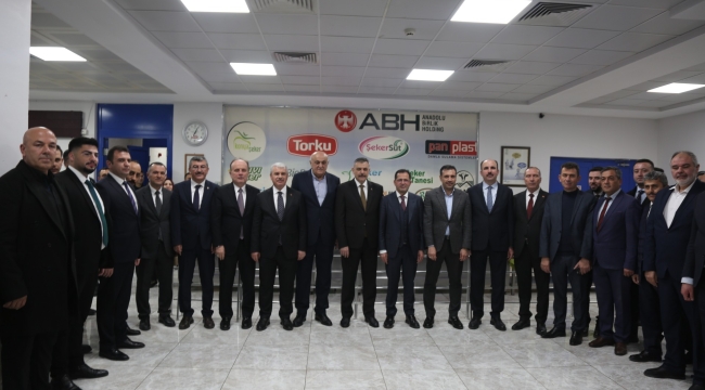 BAKAN ÇİFTÇİ, TÜRKİYE'NİN ÜRETEN GÜCÜ ÇUMRA ŞEKER FABRİKASI'NI ZİYARET ETTİ 