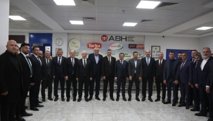 BAKAN ÇİFTÇİ, TÜRKİYE'NİN ÜRETEN GÜCÜ ÇUMRA ŞEKER FABRİKASI'NI ZİYARET ETTİ 