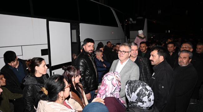 BAŞKAN USTAOĞLU, UMRECİLERİ UĞURLADI 