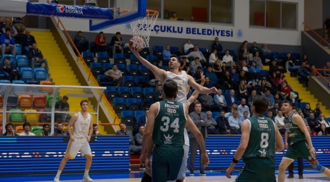 BÜYÜKŞEHİR TARAFTARI ÖNÜNDE FARKA KOŞTU 