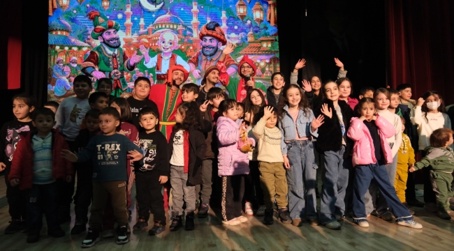 GELENEKSEL RAMAZAN NEŞESİ: HACİVAT, KARAGÖZ, KELOĞLAN SAHNE ALDI 