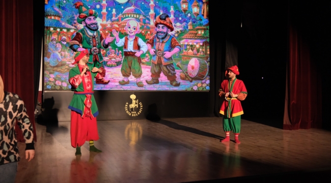 GELENEKSEL RAMAZAN NEŞESİ: HACİVAT, KARAGÖZ, KELOĞLAN SAHNE ALDI 