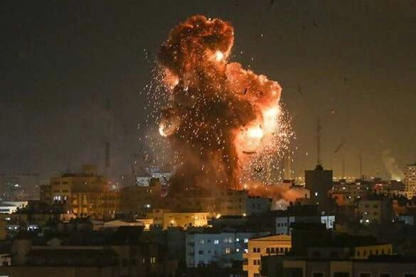 İran, ABD ve İsrail'i vurdu