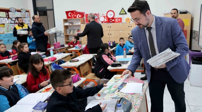 KARATAY BELEDİYESİ'NDEN 30 MART ULUSLARARASI SIFIR ATIK GÜNÜ'NDE ÖĞRENCİLERE KİTAP SETİ HEDİYESİ 