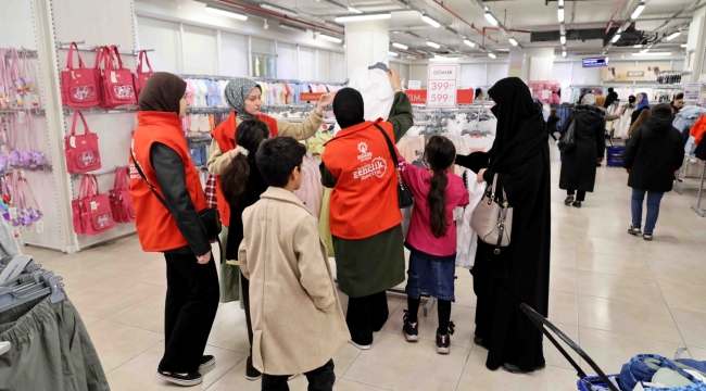 KARATAY GENÇLİK MECLİSİ GÖNÜLLÜLERİNDEN ÇOCUKLARA BAYRAM SÜRPRİZİ 