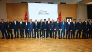 Konya'da Bayram Coşkusu: Vali İbrahim Akın Hemşehrileriyle Bayramlaştı 