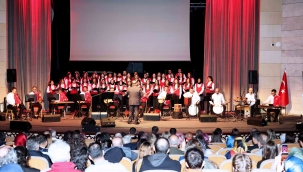 "MEMED" KONSERİYLE ÇANAKKALE RUHU YAŞATILDI 