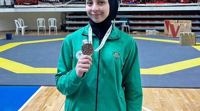 MERAM BELEDİYESPORLU SALİHA BAĞÇECİ TÜRKİYE ÜÇÜNCÜSÜ OLDU 