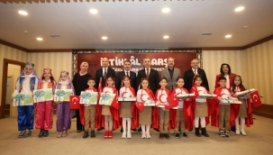 MERAM'DA İSTİKLAL MARŞINI EN GÜZEL OKUYAN MİNİKLER YİNE SAHNEDE 