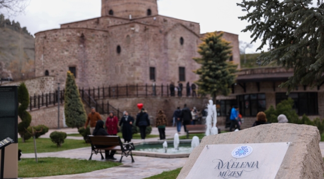 SELÇUKLU'NUN SEMBOL MEKANLARI BAYRAM TATİLİNDE ZİYARETÇİ AKININA UĞRADI 